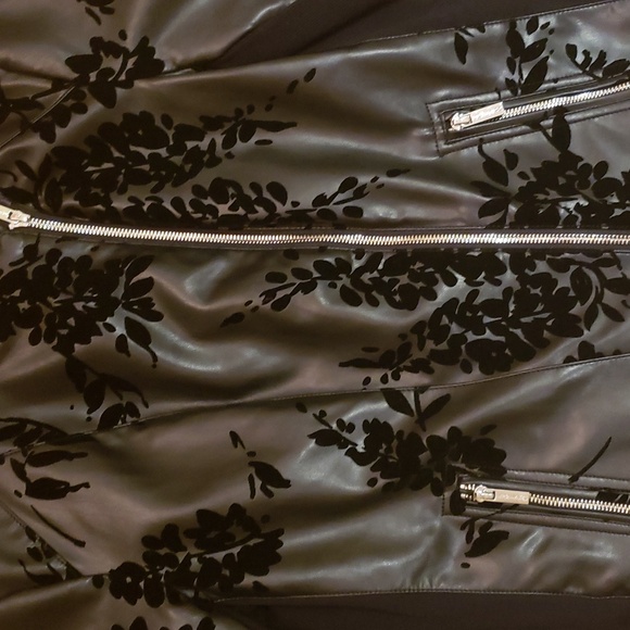 Faux leather motorcycle jacket - Picture 5 of 16